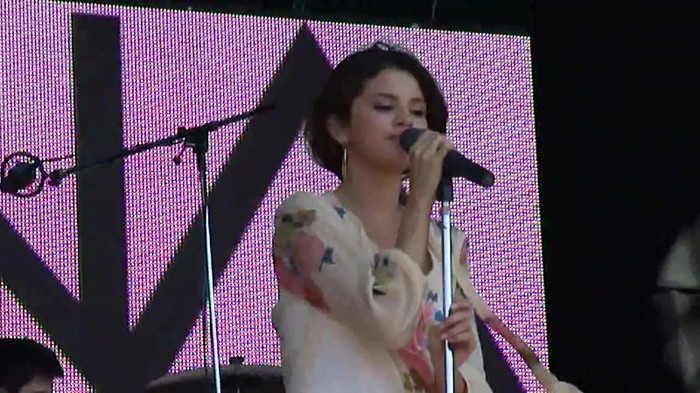 Live like there's no tomorrow - Selena Gomez Soundcheck in Argentina HD 090