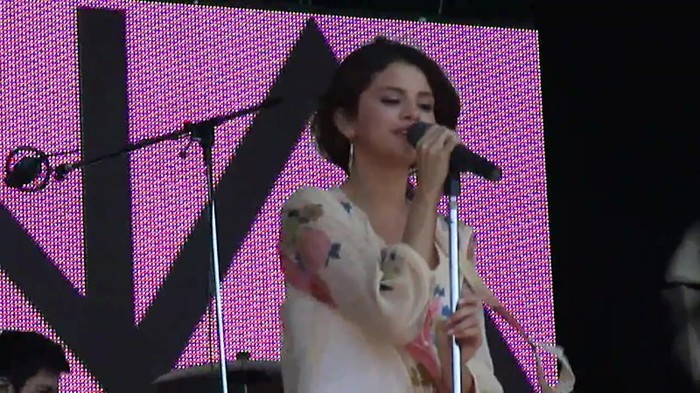 Live like there's no tomorrow - Selena Gomez Soundcheck in Argentina HD 091