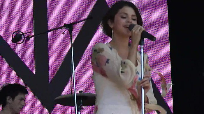 Live like there's no tomorrow - Selena Gomez Soundcheck in Argentina HD 093