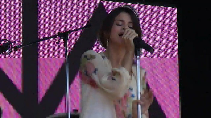 Live like there's no tomorrow - Selena Gomez Soundcheck in Argentina HD 259