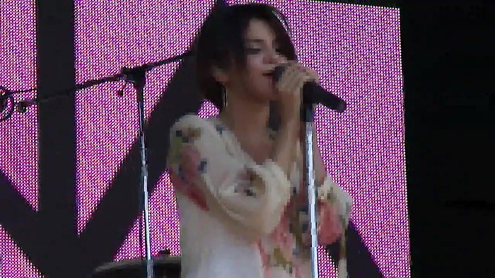 Live like there's no tomorrow - Selena Gomez Soundcheck in Argentina HD 318 - Live like there-s no tomorrow - Selena Gomez Soundcheck in Argentina