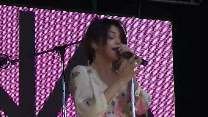 Live like there's no tomorrow - Selena Gomez Soundcheck in Argentina HD 354 - Live like there-s no tomorrow - Selena Gomez Soundcheck in Argentina