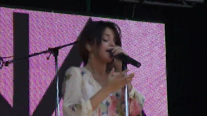 Live like there's no tomorrow - Selena Gomez Soundcheck in Argentina HD 356 - Live like there-s no tomorrow - Selena Gomez Soundcheck in Argentina
