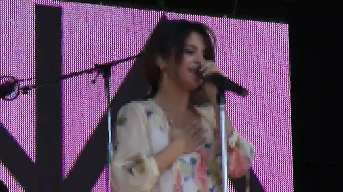 Live like there's no tomorrow - Selena Gomez Soundcheck in Argentina HD 371 - Live like there-s no tomorrow - Selena Gomez Soundcheck in Argentina