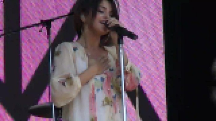 Live like there's no tomorrow - Selena Gomez Soundcheck in Argentina HD 399 - Live like there-s no tomorrow - Selena Gomez Soundcheck in Argentina