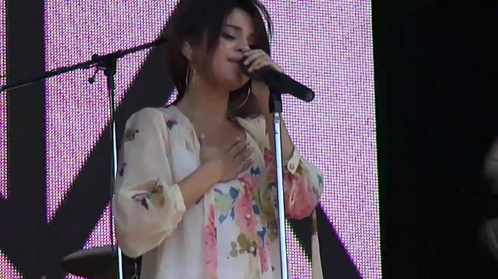 Live like there's no tomorrow - Selena Gomez Soundcheck in Argentina HD 407