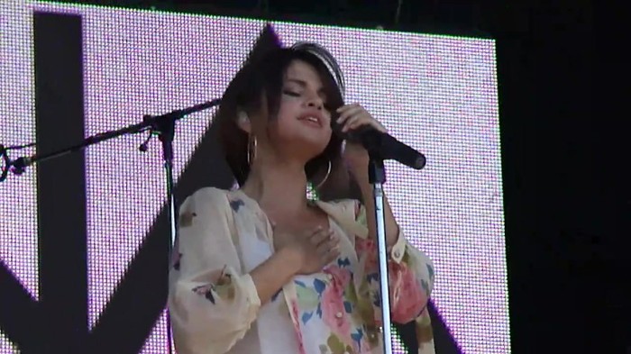 Live like there's no tomorrow - Selena Gomez Soundcheck in Argentina HD 432 - Live like there-s no tomorrow - Selena Gomez Soundcheck in Argentina