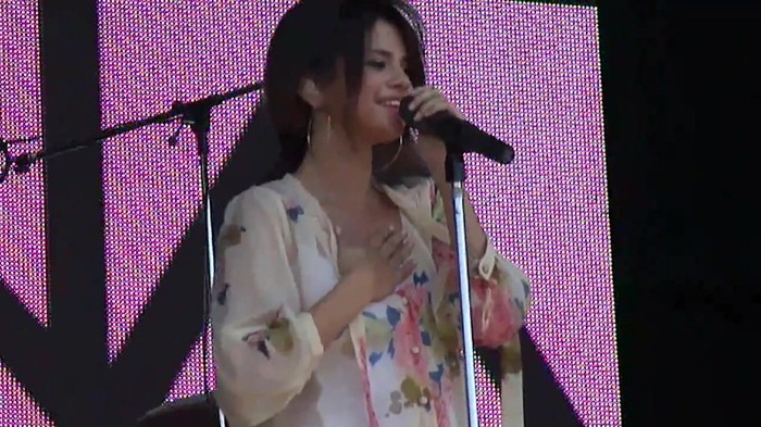 Live like there's no tomorrow - Selena Gomez Soundcheck in Argentina HD 451
