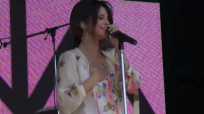 Live like there's no tomorrow - Selena Gomez Soundcheck in Argentina HD 452