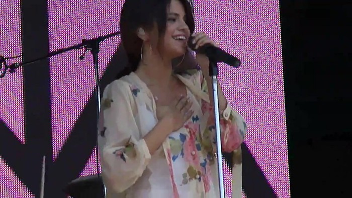 Live like there's no tomorrow - Selena Gomez Soundcheck in Argentina HD 456