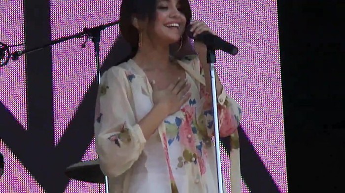Live like there's no tomorrow - Selena Gomez Soundcheck in Argentina HD 461