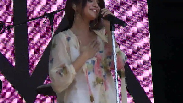Live like there's no tomorrow - Selena Gomez Soundcheck in Argentina HD 464