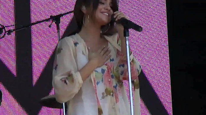 Live like there's no tomorrow - Selena Gomez Soundcheck in Argentina HD 467