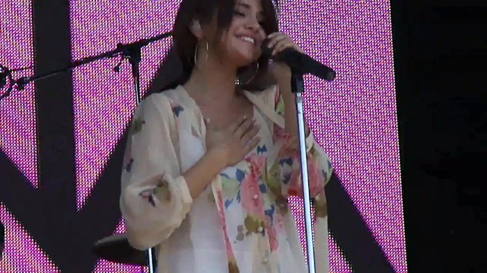 Live like there's no tomorrow - Selena Gomez Soundcheck in Argentina HD 468