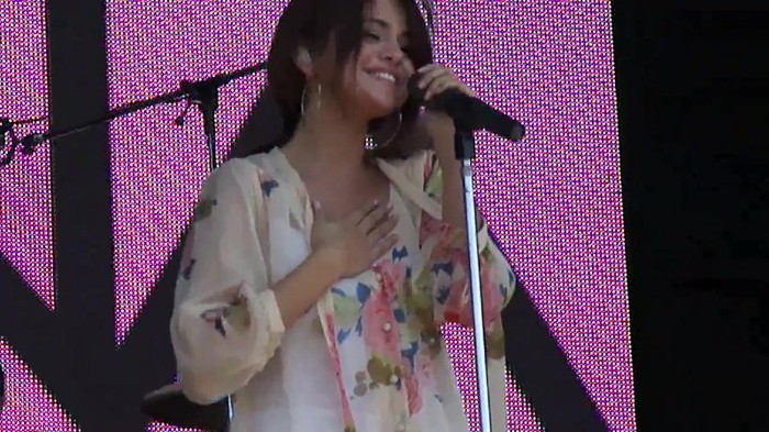 Live like there's no tomorrow - Selena Gomez Soundcheck in Argentina HD 470