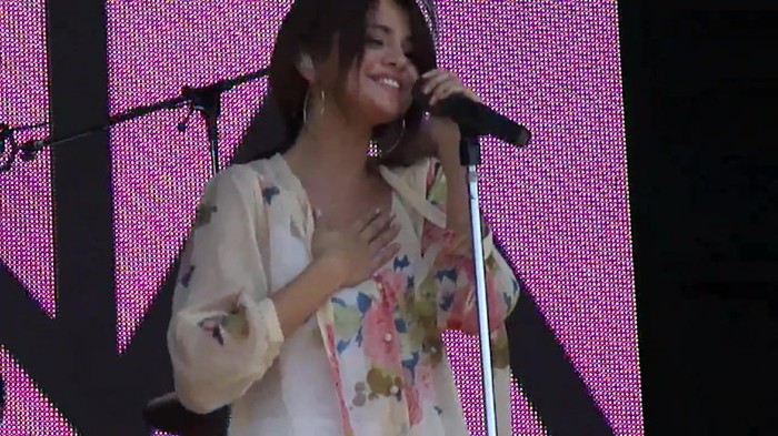 Live like there's no tomorrow - Selena Gomez Soundcheck in Argentina HD 471