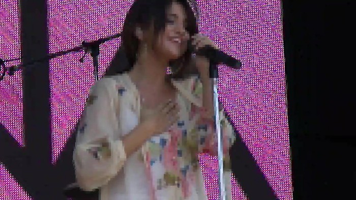 Live like there's no tomorrow - Selena Gomez Soundcheck in Argentina HD 472
