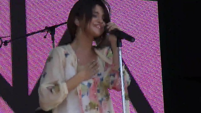 Live like there's no tomorrow - Selena Gomez Soundcheck in Argentina HD 475