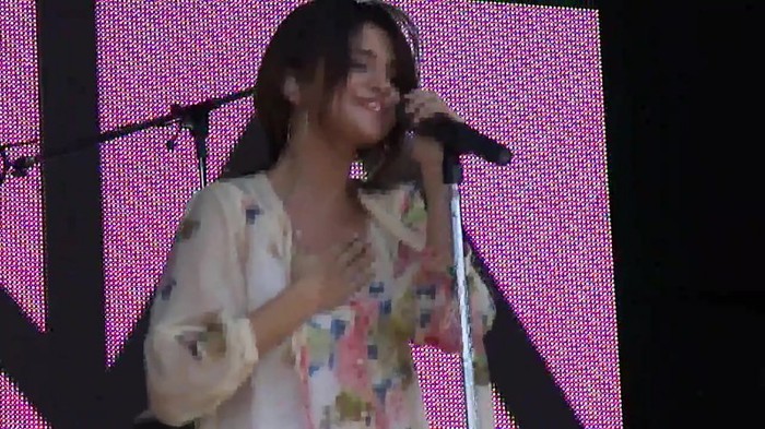Live like there's no tomorrow - Selena Gomez Soundcheck in Argentina HD 476