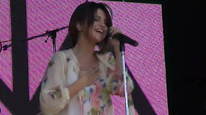 Live like there's no tomorrow - Selena Gomez Soundcheck in Argentina HD 478