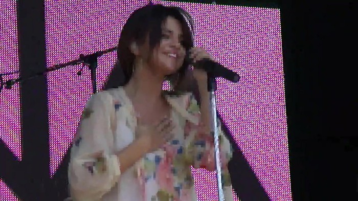 Live like there's no tomorrow - Selena Gomez Soundcheck in Argentina HD 479