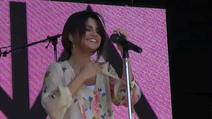 Live like there's no tomorrow - Selena Gomez Soundcheck in Argentina HD 482