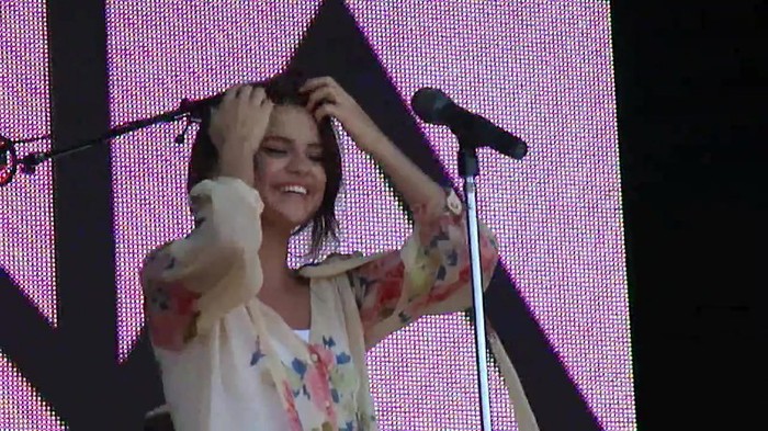 Live like there's no tomorrow - Selena Gomez Soundcheck in Argentina HD 488