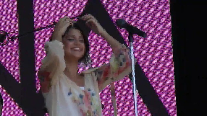 Live like there's no tomorrow - Selena Gomez Soundcheck in Argentina HD 492