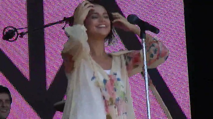 Live like there's no tomorrow - Selena Gomez Soundcheck in Argentina HD 500
