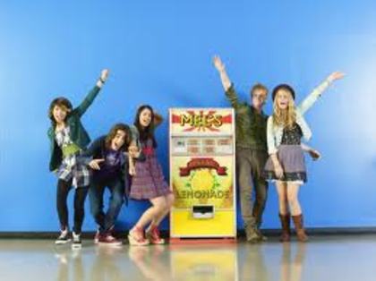 de aici provine numele lor - lemonade mouth