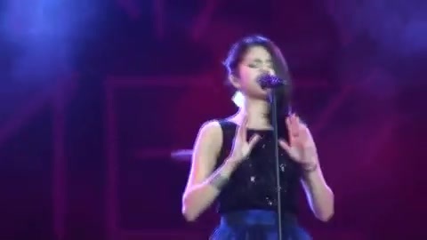 Off The Chain - Selena Gomez - LIVE AT LA COUNTY FAIR! 9-18-10 [HD] 005 - Off The Chain - Selena Gomez - LIVE AT LA COUNTY FAIR