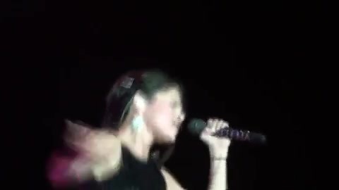 Off The Chain - Selena Gomez - LIVE AT LA COUNTY FAIR! 9-18-10 [HD] 062
