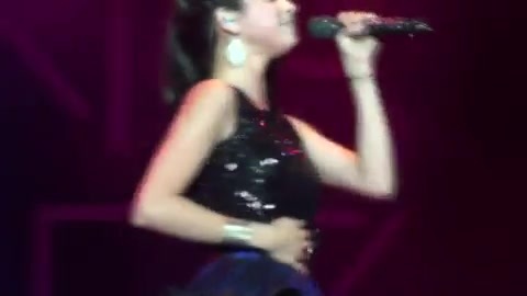 Off The Chain - Selena Gomez - LIVE AT LA COUNTY FAIR! 9-18-10 [HD] 158