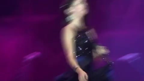 Off The Chain - Selena Gomez - LIVE AT LA COUNTY FAIR! 9-18-10 [HD] 256 - Off The Chain - Selena Gomez - LIVE AT LA COUNTY FAIR