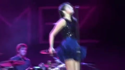 Off The Chain - Selena Gomez - LIVE AT LA COUNTY FAIR! 9-18-10 [HD] 324 - Off The Chain - Selena Gomez - LIVE AT LA COUNTY FAIR