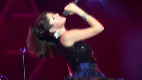 Off The Chain - Selena Gomez - LIVE AT LA COUNTY FAIR! 9-18-10 [HD] 352