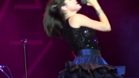 Off The Chain - Selena Gomez - LIVE AT LA COUNTY FAIR! 9-18-10 [HD] 354