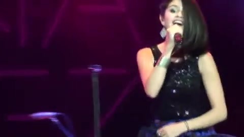 Off The Chain - Selena Gomez - LIVE AT LA COUNTY FAIR! 9-18-10 [HD] 388