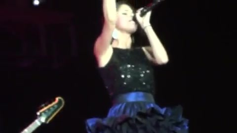 Off The Chain - Selena Gomez - LIVE AT LA COUNTY FAIR! 9-18-10 [HD] 419
