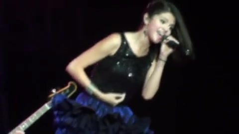 Off The Chain - Selena Gomez - LIVE AT LA COUNTY FAIR! 9-18-10 [HD] 430