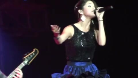 Off The Chain - Selena Gomez - LIVE AT LA COUNTY FAIR! 9-18-10 [HD] 440