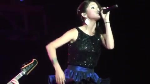 Off The Chain - Selena Gomez - LIVE AT LA COUNTY FAIR! 9-18-10 [HD] 442
