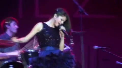Off The Chain - Selena Gomez - LIVE AT LA COUNTY FAIR! 9-18-10 [HD] 472