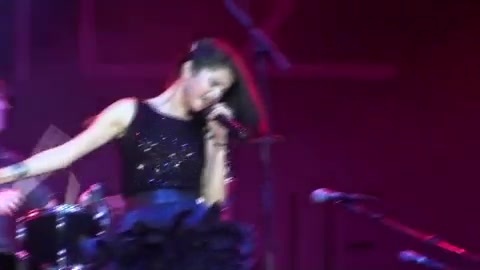 Off The Chain - Selena Gomez - LIVE AT LA COUNTY FAIR! 9-18-10 [HD] 473