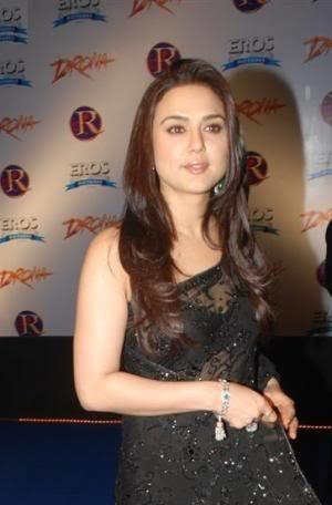 Preity-Zinta-in-Saree-5 - ooPreity Zintaoo