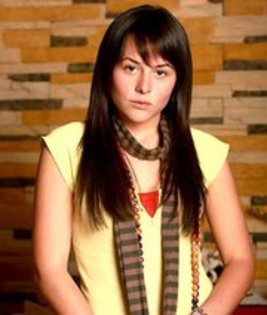 261835_240367429314639_223068631044519_920529_7425481_a - Zuria Vega