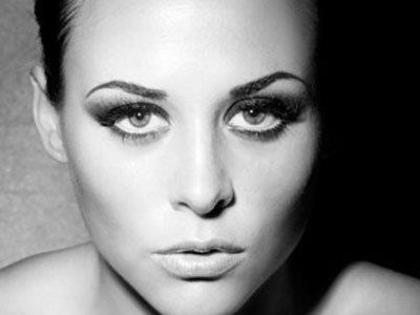 304740_265774183462309_151652008207861_800318_712494156_n - Zuria Vega