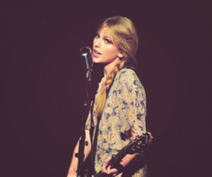 Si nu m`asculta ca si cum nu i`ar pasa :-<..