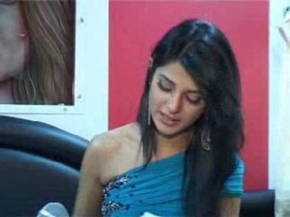 247577_150199505052037_131563576915630_300537_7120669_n - Jennifer Winget Birthday Bash