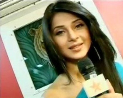 251692_150199678385353_131563576915630_300551_3460347_n - Jennifer Winget Birthday Bash